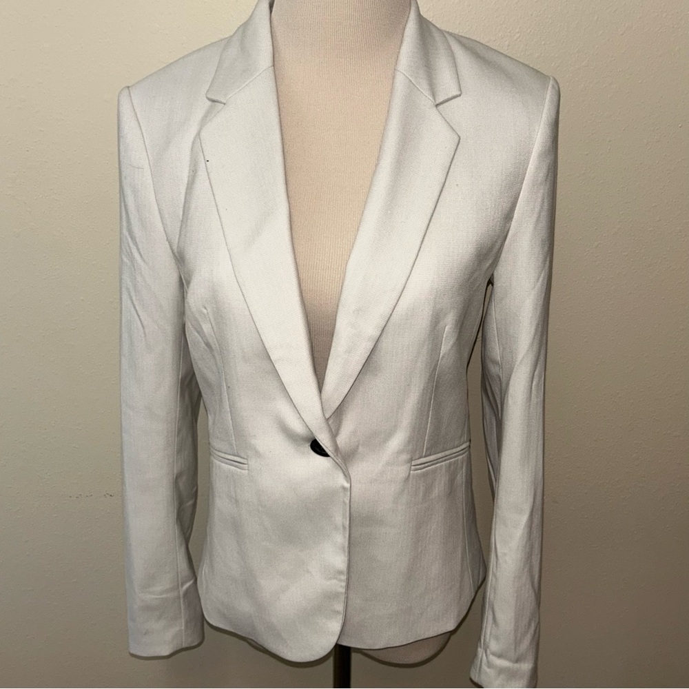 H&M White Blazer with Notched Lapels and Tailored Fit